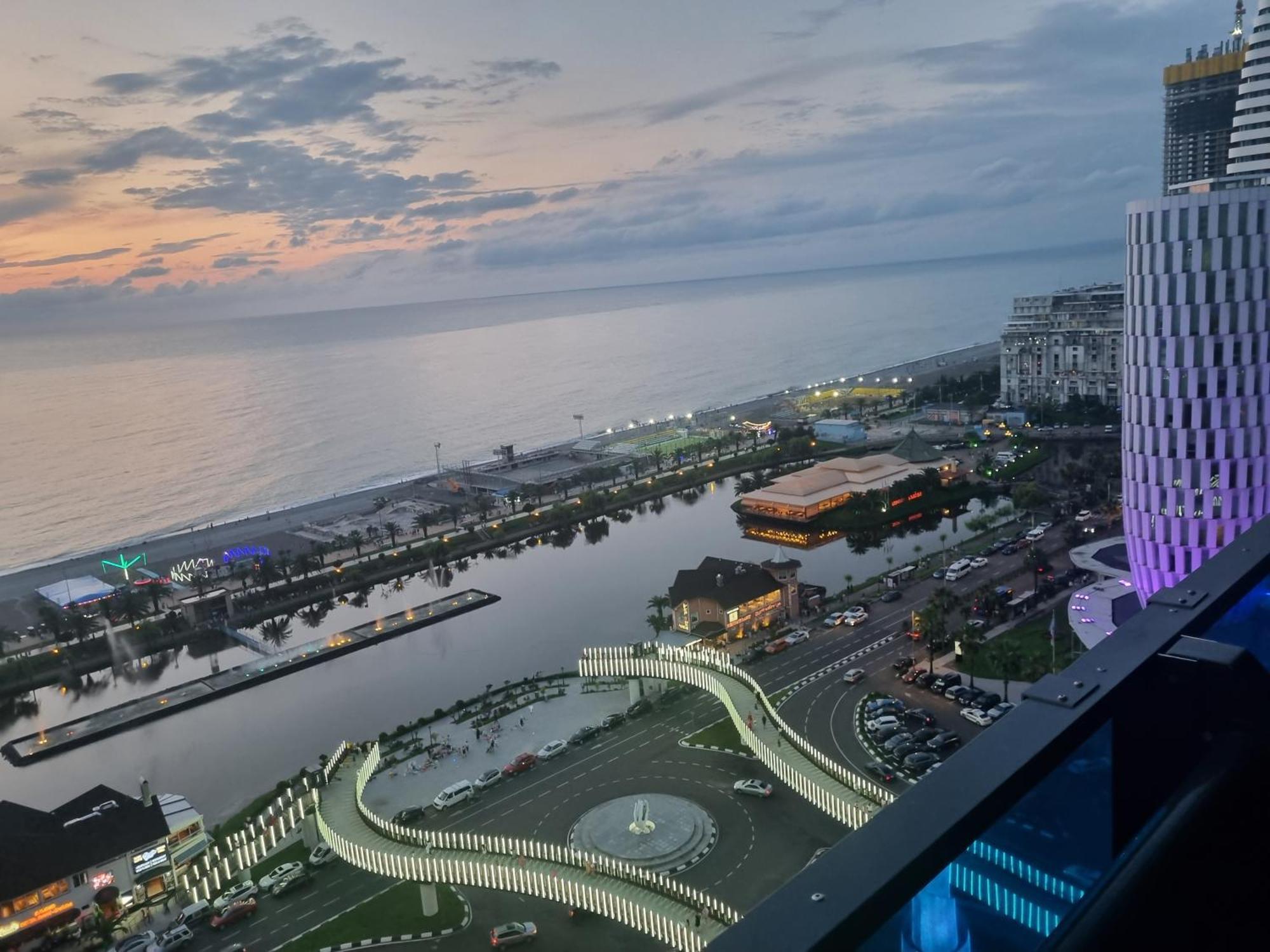 Panorama Orbicity Apartment Batumi Exterior foto